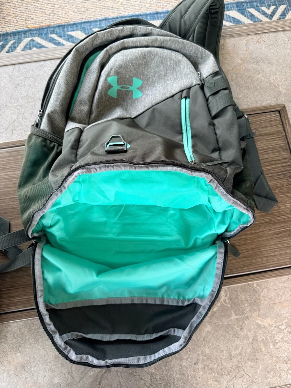 Under Armour Hustle 4.0 Backpack – Gray/Black with Teal Accents